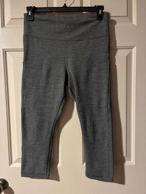 Athleta Ultimate Stash Pocket Capri Leggings